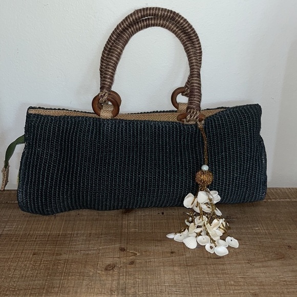 Coastal handwoven, crochet bag - Picture 2 of 13